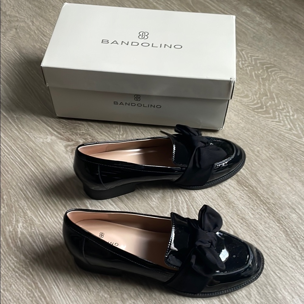 Bandolino Glossy Black Loafers with Elegant Bow